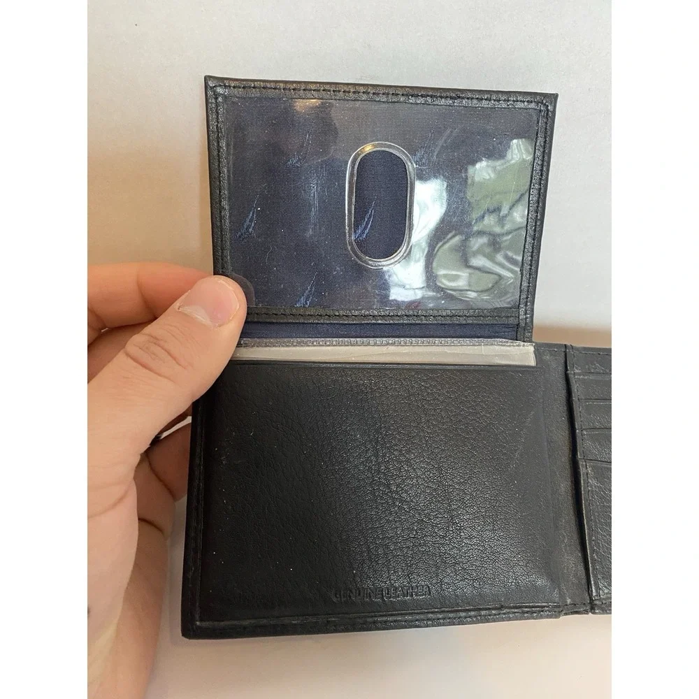 Nautica Men's Genuine Leather Wallet Black -‎ Used